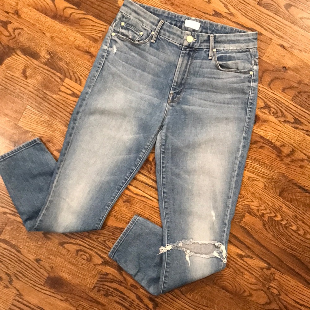 MOTHER High Waisted Looker Crop Jeans